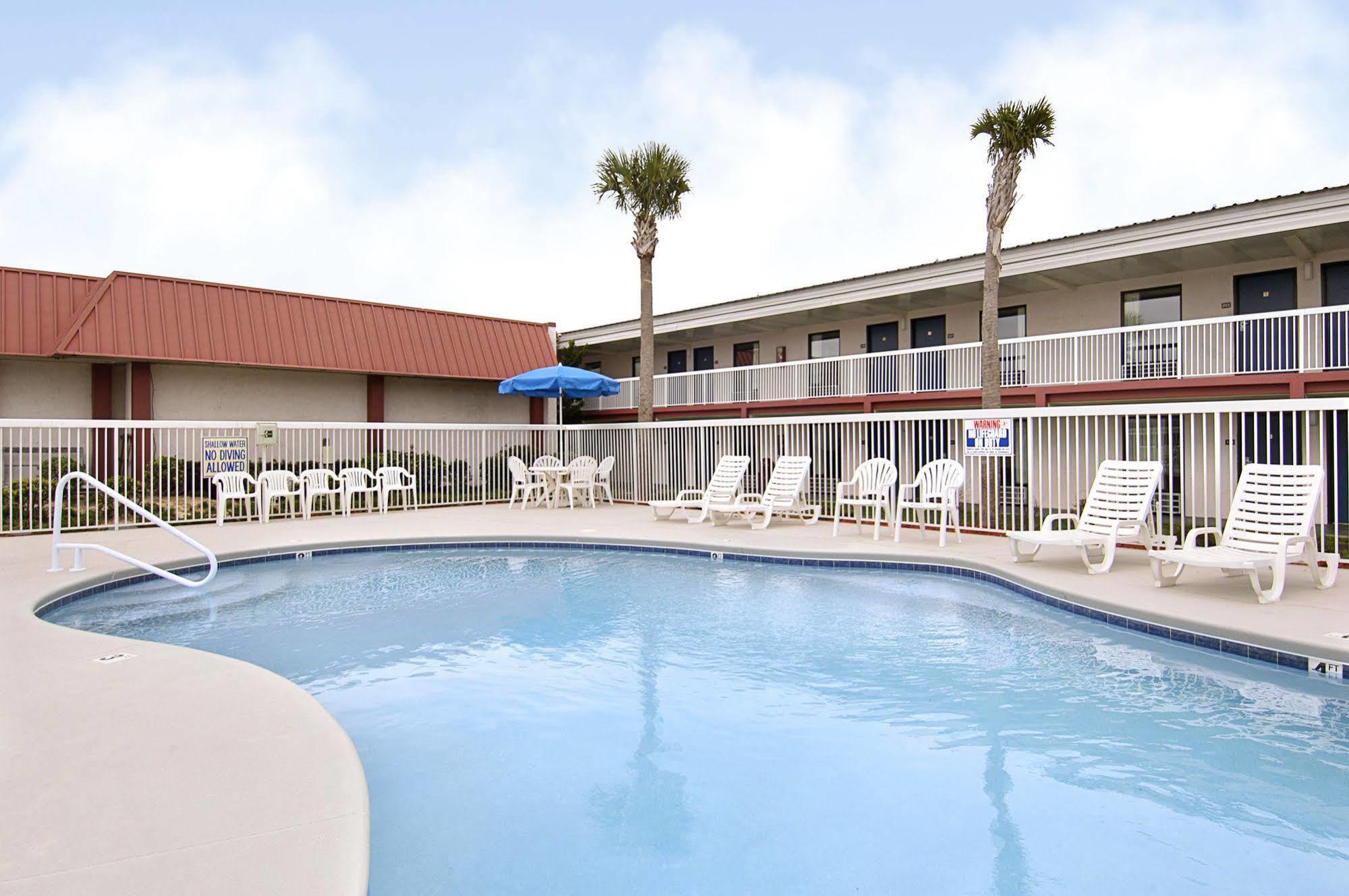 Howard Johnson By Wyndham Valdosta Facilities photo
