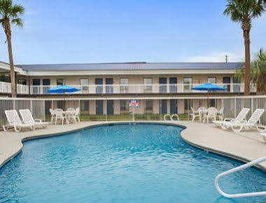 Howard Johnson By Wyndham Valdosta Exterior photo